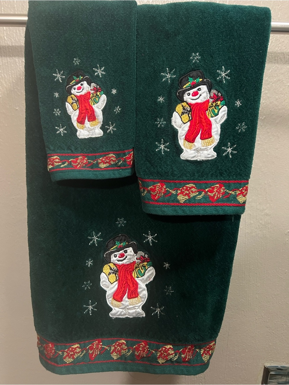 Vintage Jcpenny Dark Green Snowman Embroidered Holiday Bath Towel Set 1980s